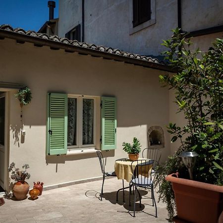 App. Con Terrazza Panoramica In Centro-Монтефалько Экстерьер фото