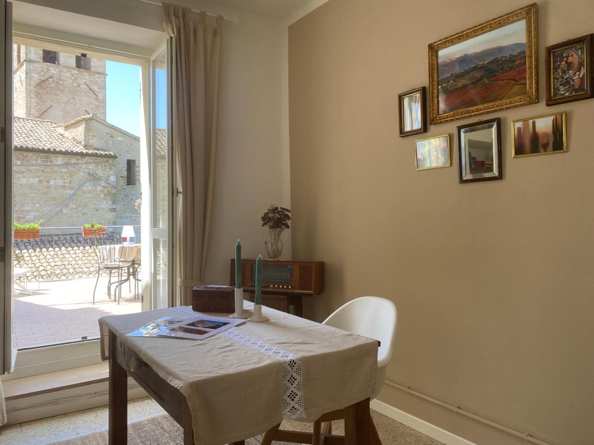 App. Con Terrazza Panoramica In Centro-Монтефалько Экстерьер фото